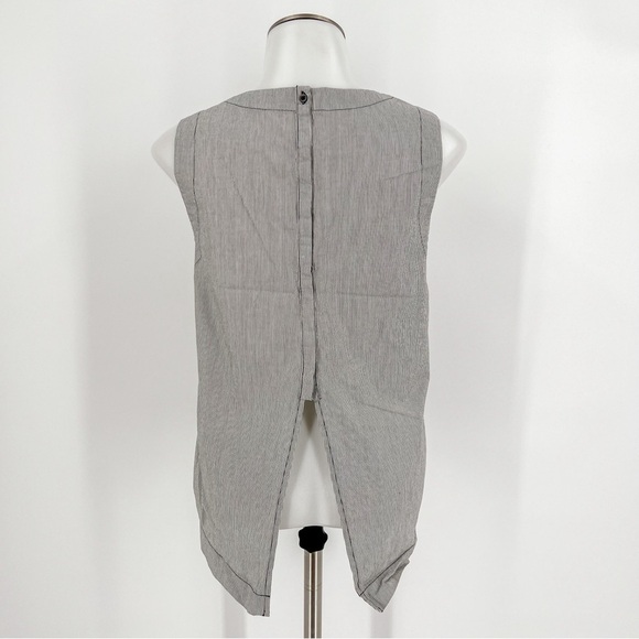 Banana Republic mixed fabric top with a slit - Picture 2 of 5